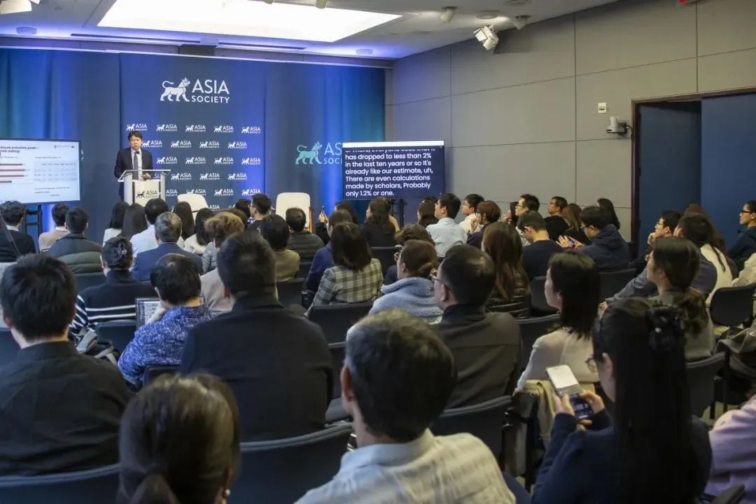 北大pg电子模拟器学者两会后美东开讲：剖析中国经济叙事中的变与稳固