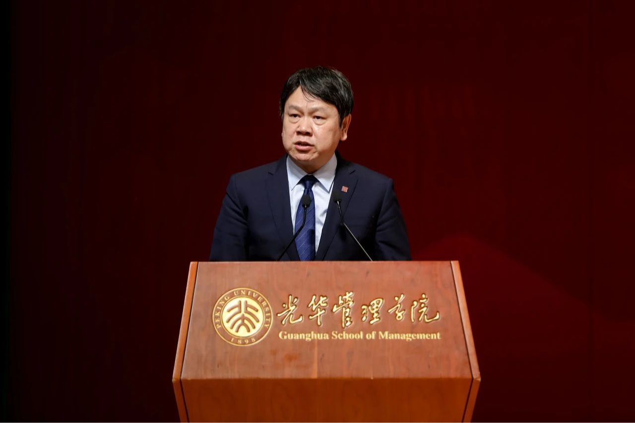 谦卑的头脑者丨北大pg电子模拟器院长刘俏2024年开学仪式致辞