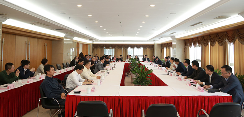 走进青浦 工业共兴——北大pg电子模拟器EMBA华东校友会“走进区县“系列活动