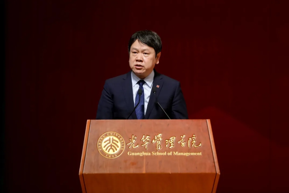 谦卑的头脑者丨北大pg电子模拟器院长刘俏2024年开学仪式致辞